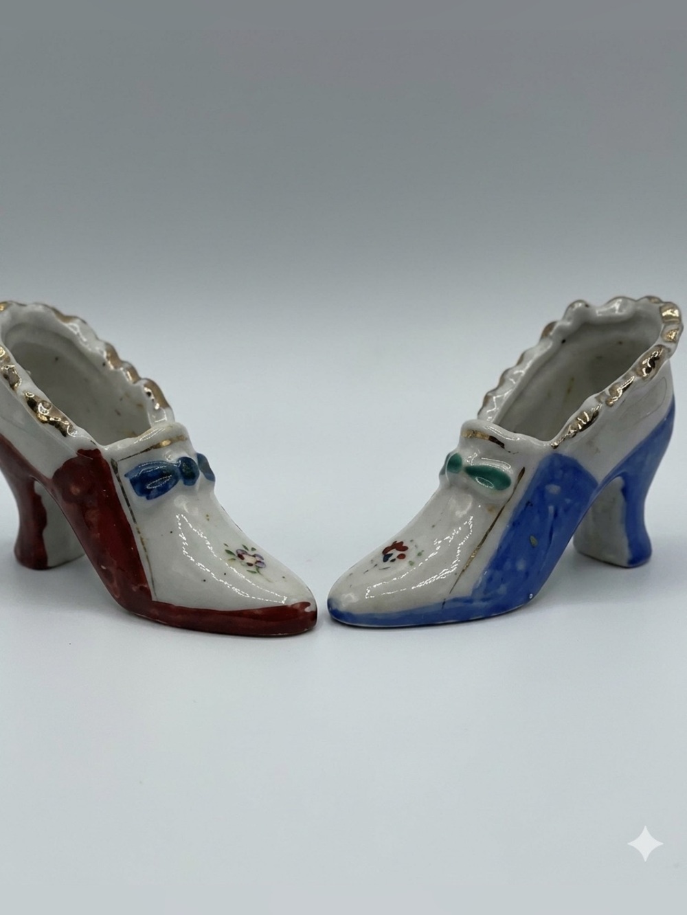 🌸 Vintage Victorian Porcelain Mini 2”h Shoes Hand Painted, Red & Blue, Set of 2